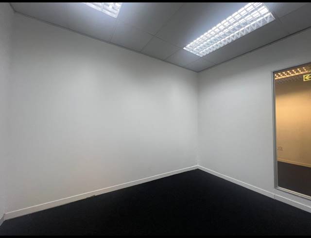 151M² OFFICE TO LET IN MEYERSDAL